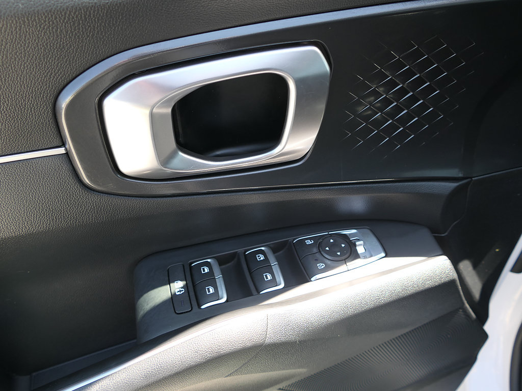Used 2023 Kia Sorento S w/ Panoramic Sunroof Package FWD image 14