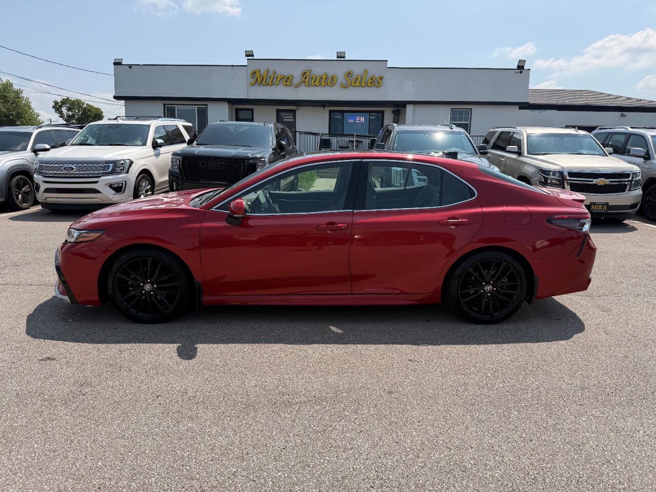 Used 2023 Toyota Camry XSE w/ Navigation Package FWD image 1