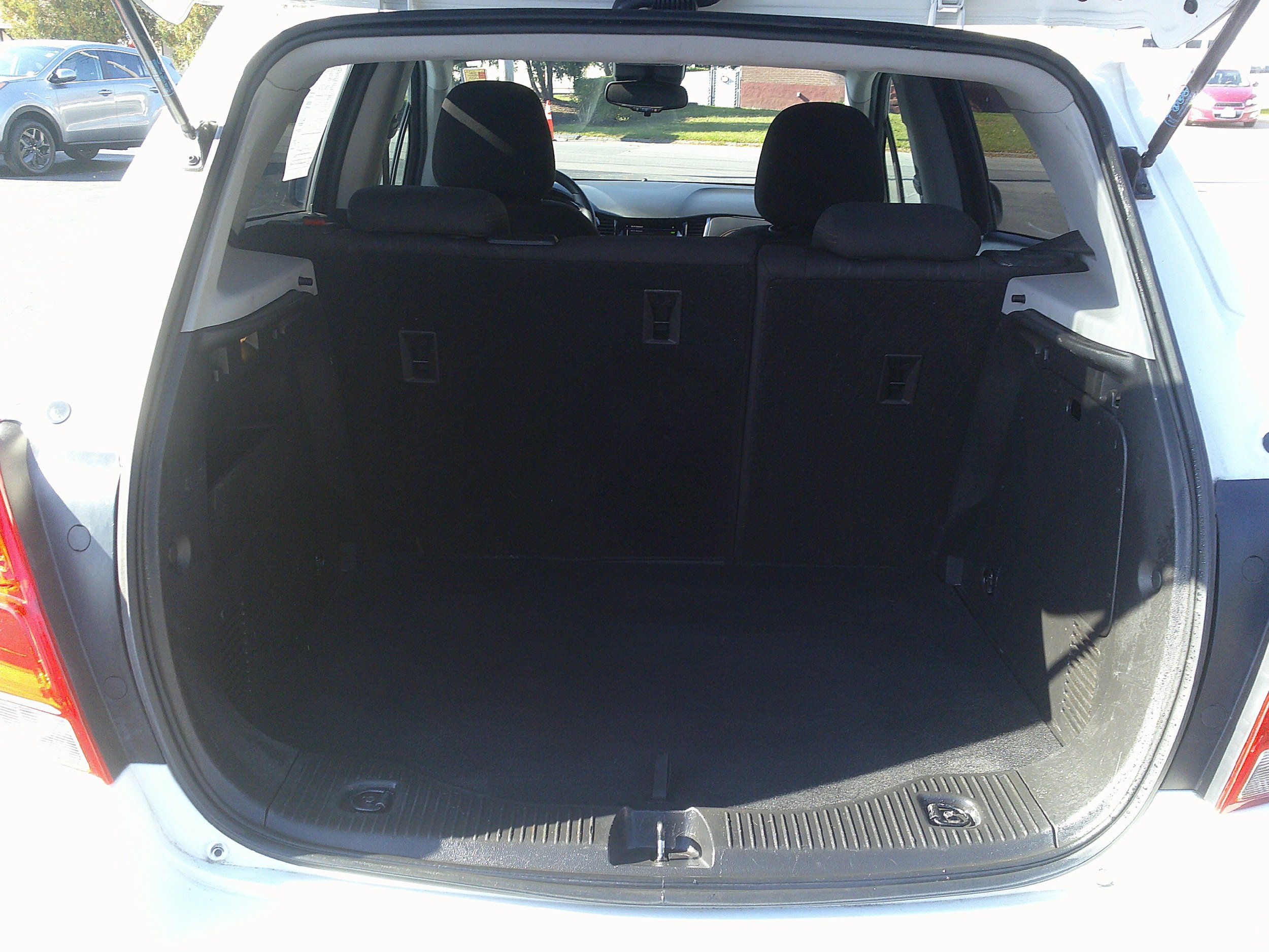 Used 2020 Chevrolet Trax LT FWD image 23