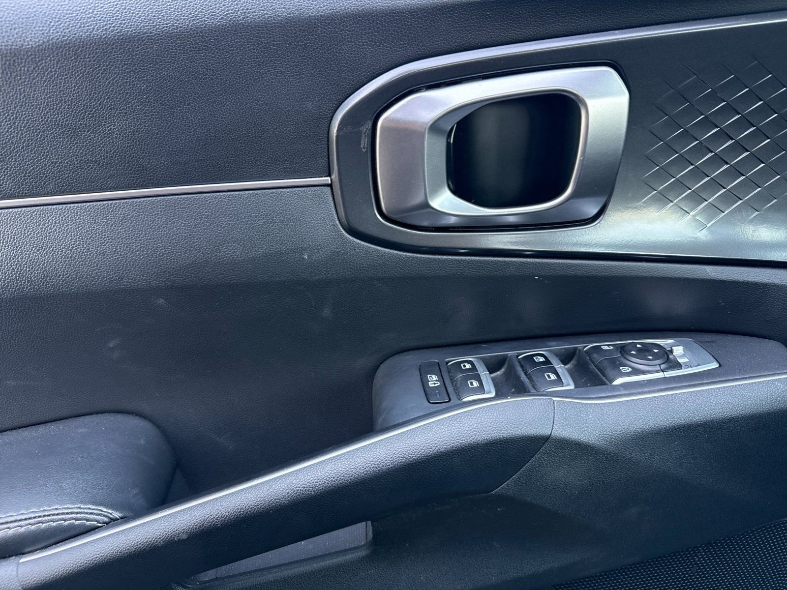 Certified 2023 Kia Sorento S FWD image 10