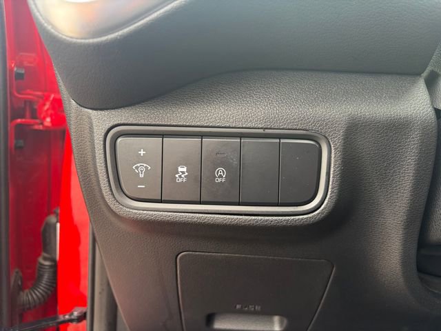 Used 2025 Kia Soul LX w/ LX Technology Package FWD image 14