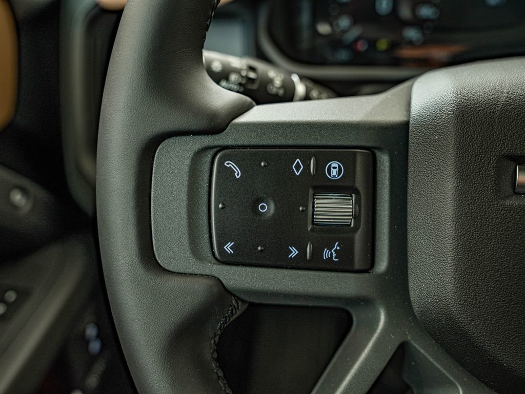 New 2026 Land Rover Defender 110 X-Dynamic SE image 17