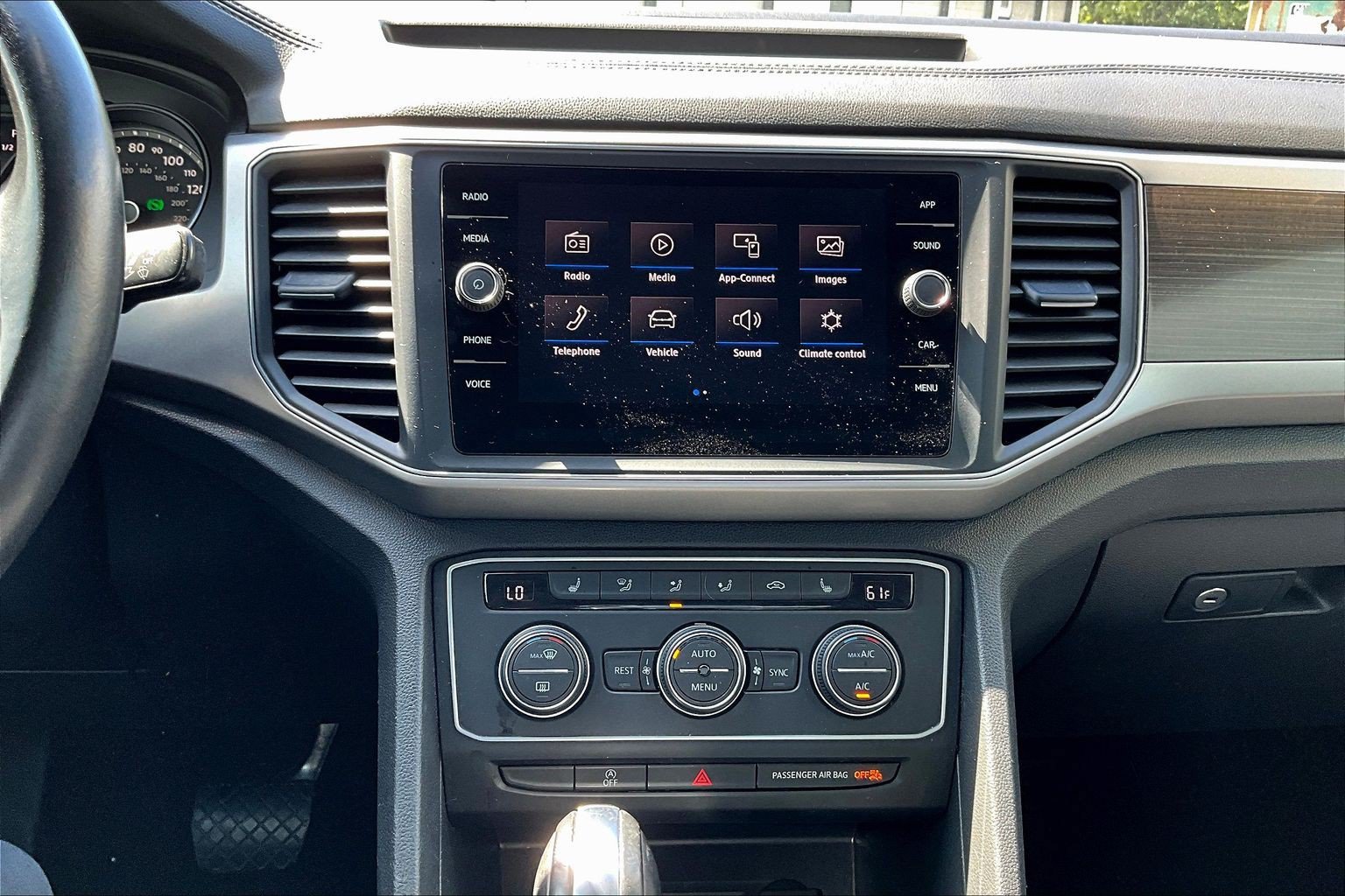 Used 2018 Volkswagen Atlas SE FWD image 11