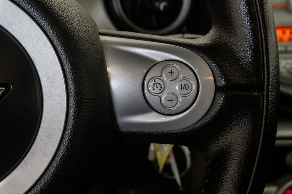 Used 2009 MINI Cooper Hardtop FWD image 15