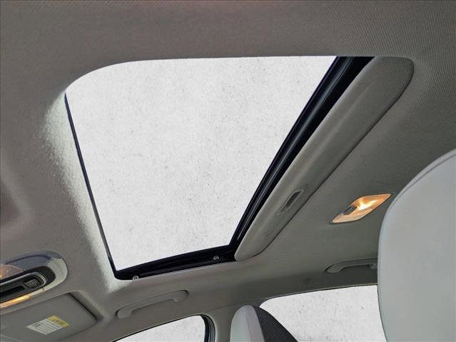 Used 2023 Hyundai Elantra Limited image 17