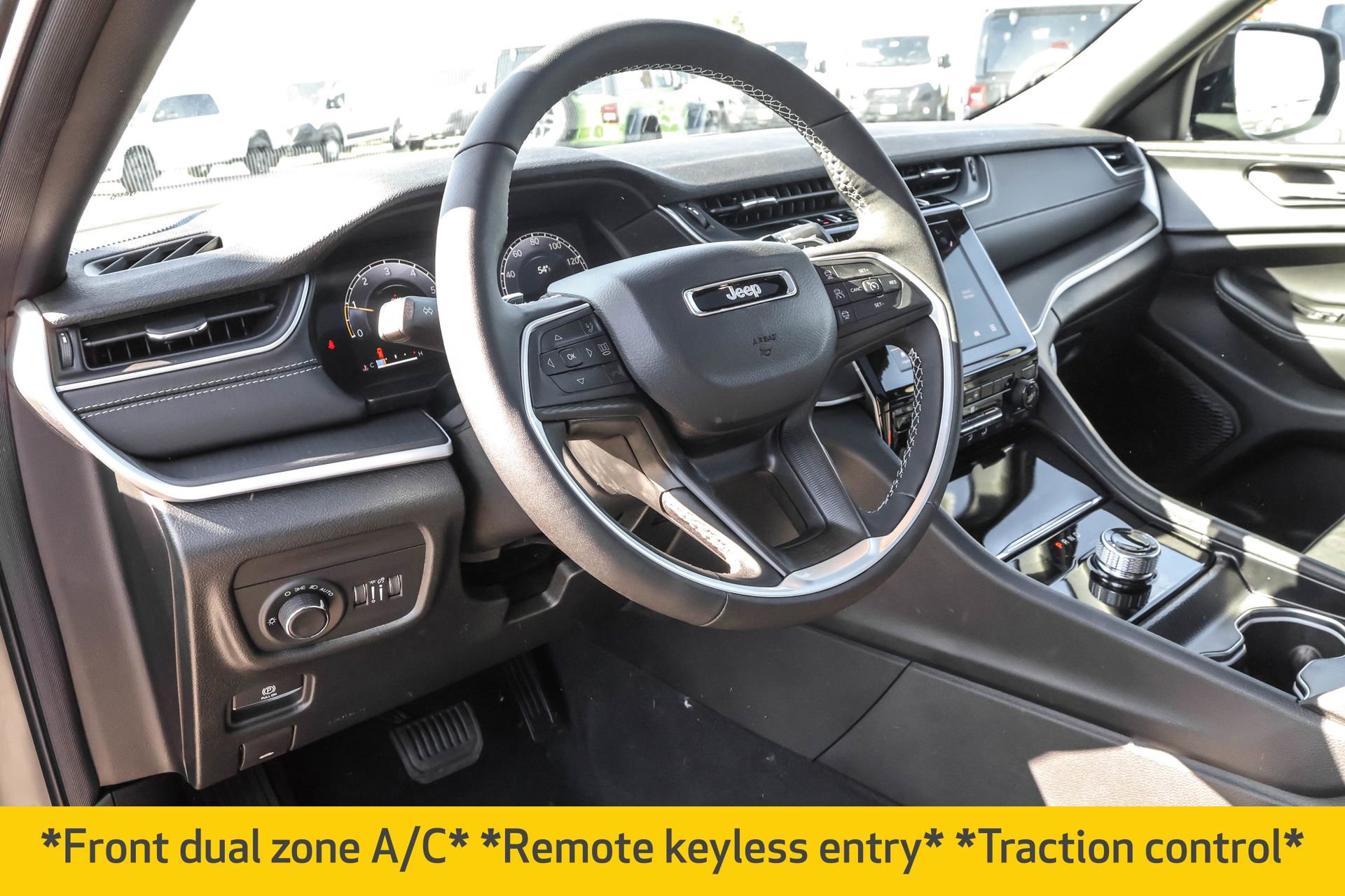 New 2025 Jeep Grand Cherokee Altitude image 4