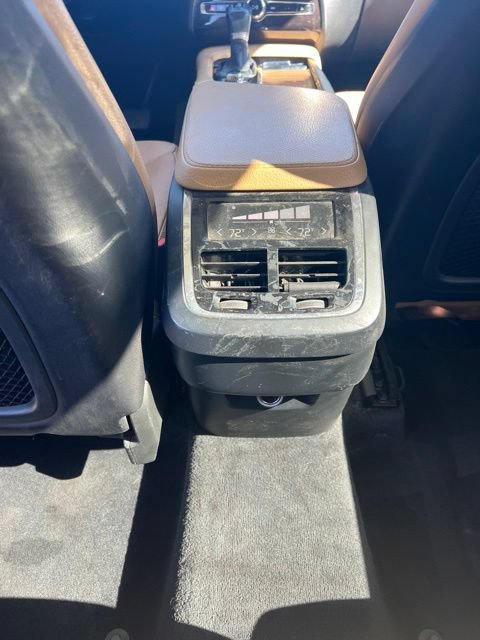 Used 2016 Volvo XC90 T6 Momentum w/ Momentum Plus Package AWD/4WD image 26