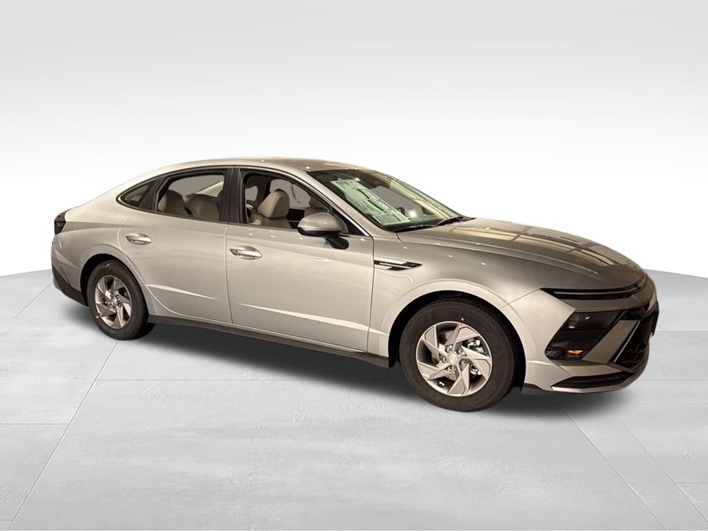 New 2026 Hyundai Sonata SE FWD image 2