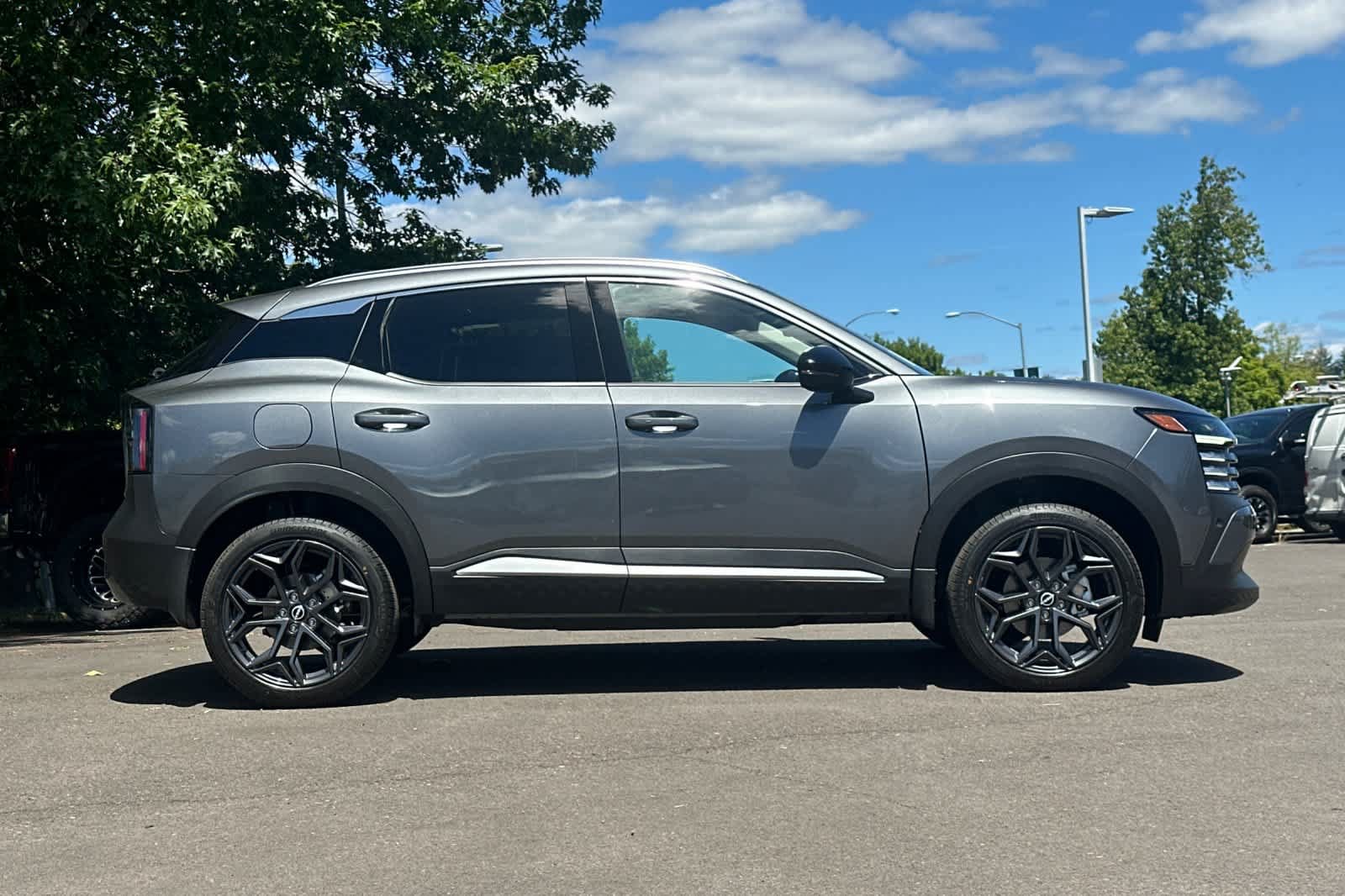 New 2026 Nissan Kicks SR AWD/4WD image 8