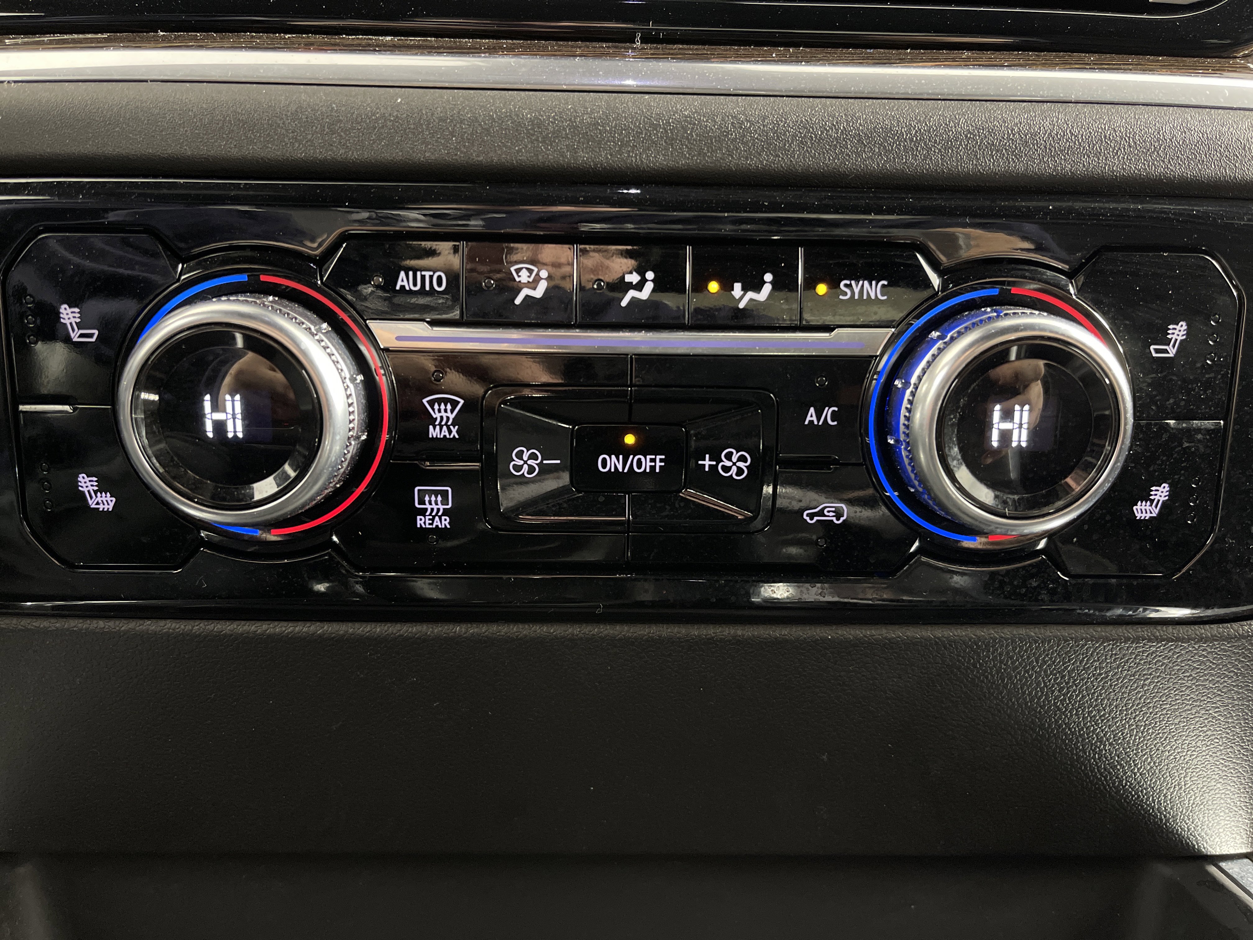 Used 2025 GMC Sierra 1500 Elevation image 24