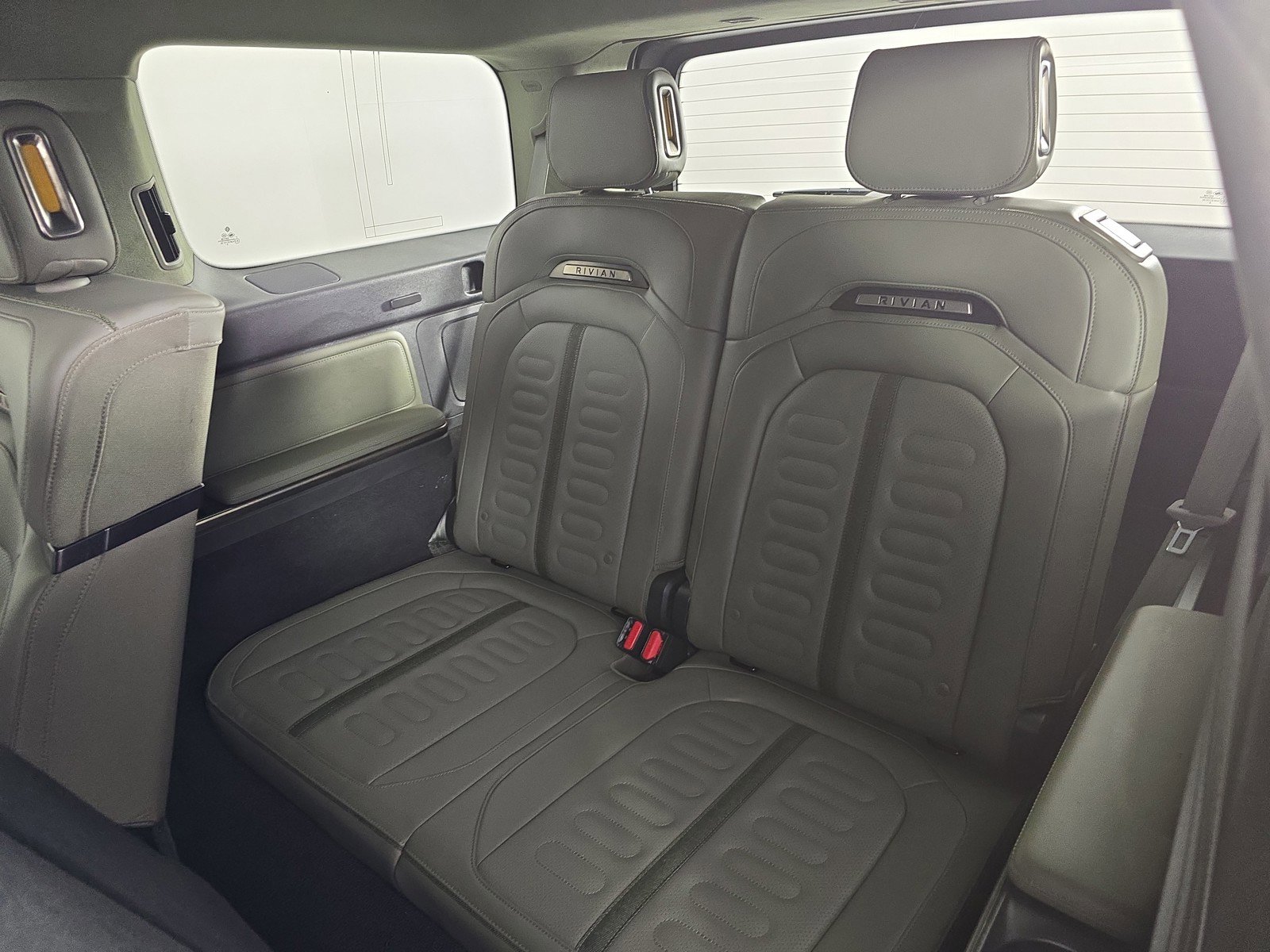 Used 2024 Rivian R1S Adventure image 22