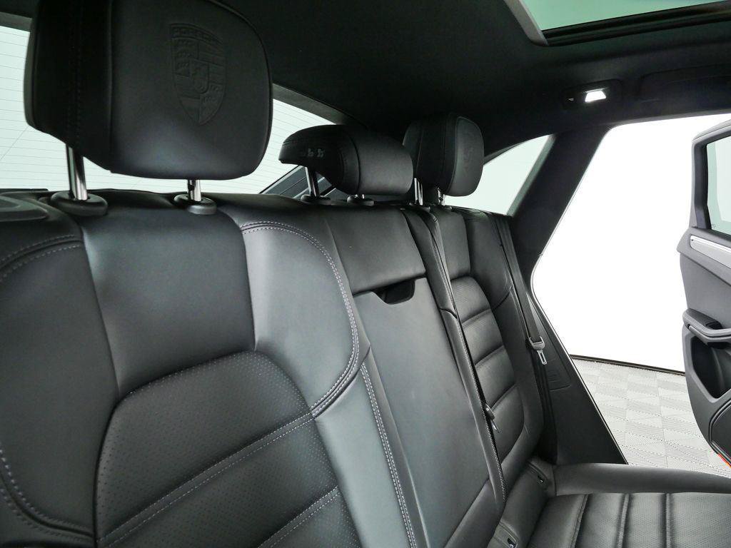 New 2026 Porsche Macan AWD/4WD image 24