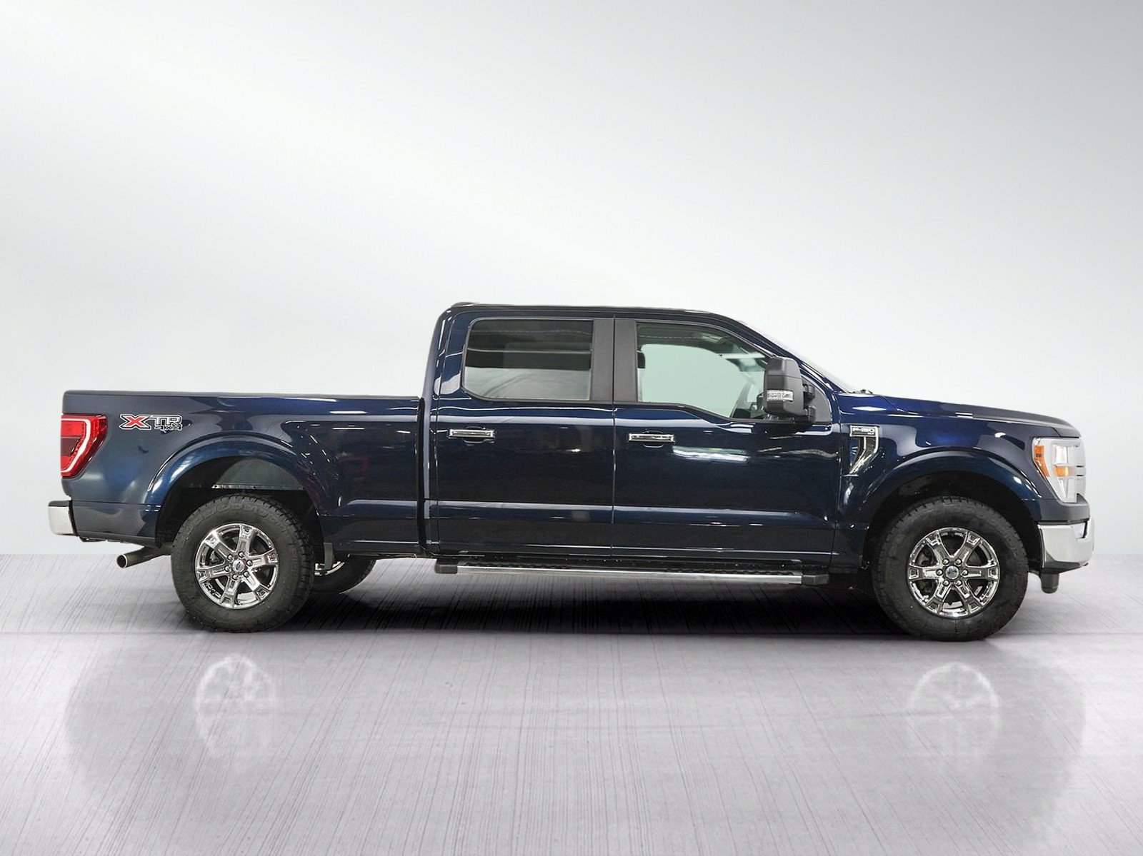 Used 2022 Ford F150 XLT w/ XTR Package AWD/4WD image 6