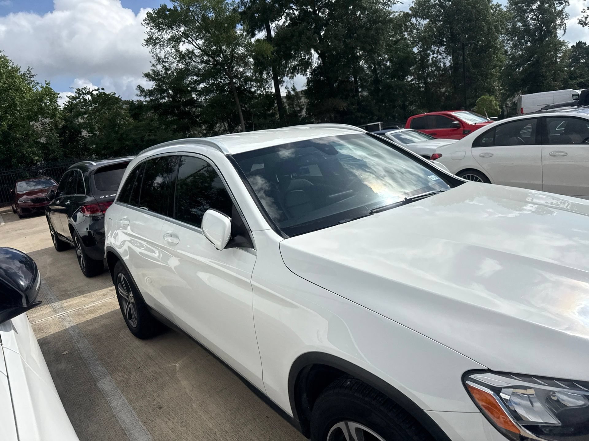 Used 2019 Mercedes-Benz GLC 300 4MATIC image 3