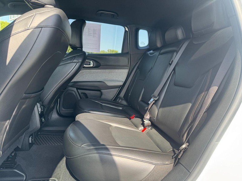 Used 2023 Jeep Compass Latitude AWD/4WD image 10
