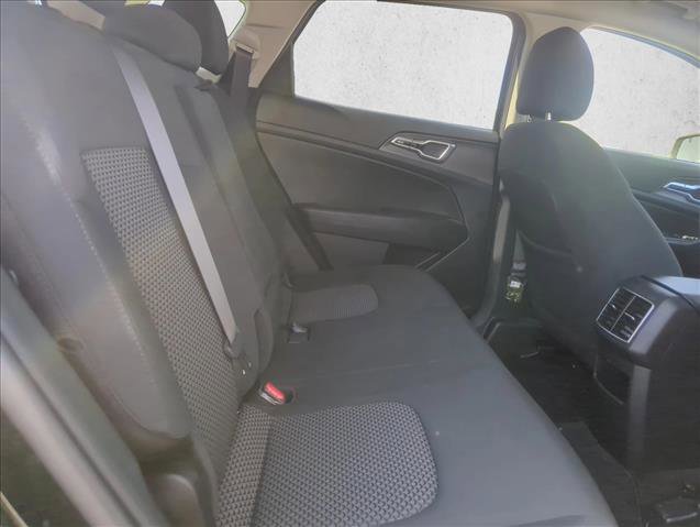 Used 2023 Kia Sportage LX image 17