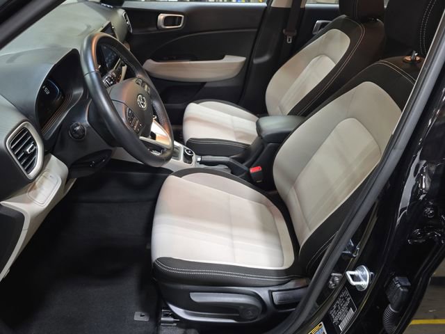 Used 2025 Hyundai Venue SEL image 19