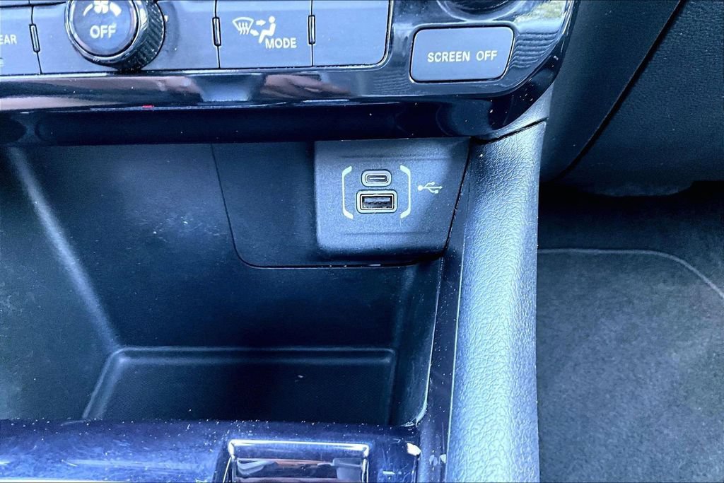 Used 2024 Jeep Compass Latitude AWD/4WD image 18