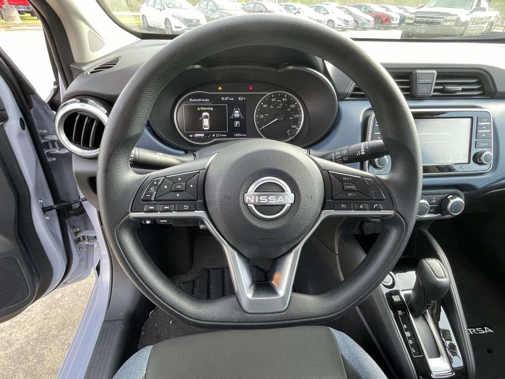 Used 2025 Nissan Versa SV w/ Trunk Package image 18