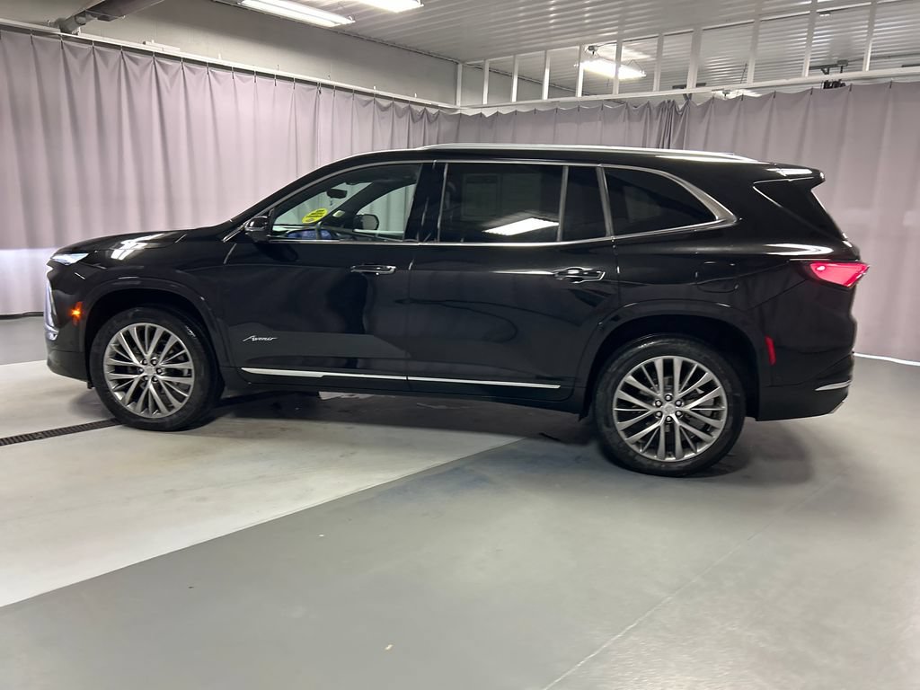 Used 2026 Buick Enclave Avenir w/ Super Cruise Package FWD image 4