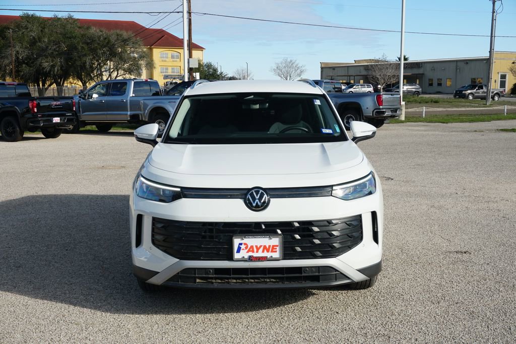 Used 2025 Volkswagen Tiguan S image 2