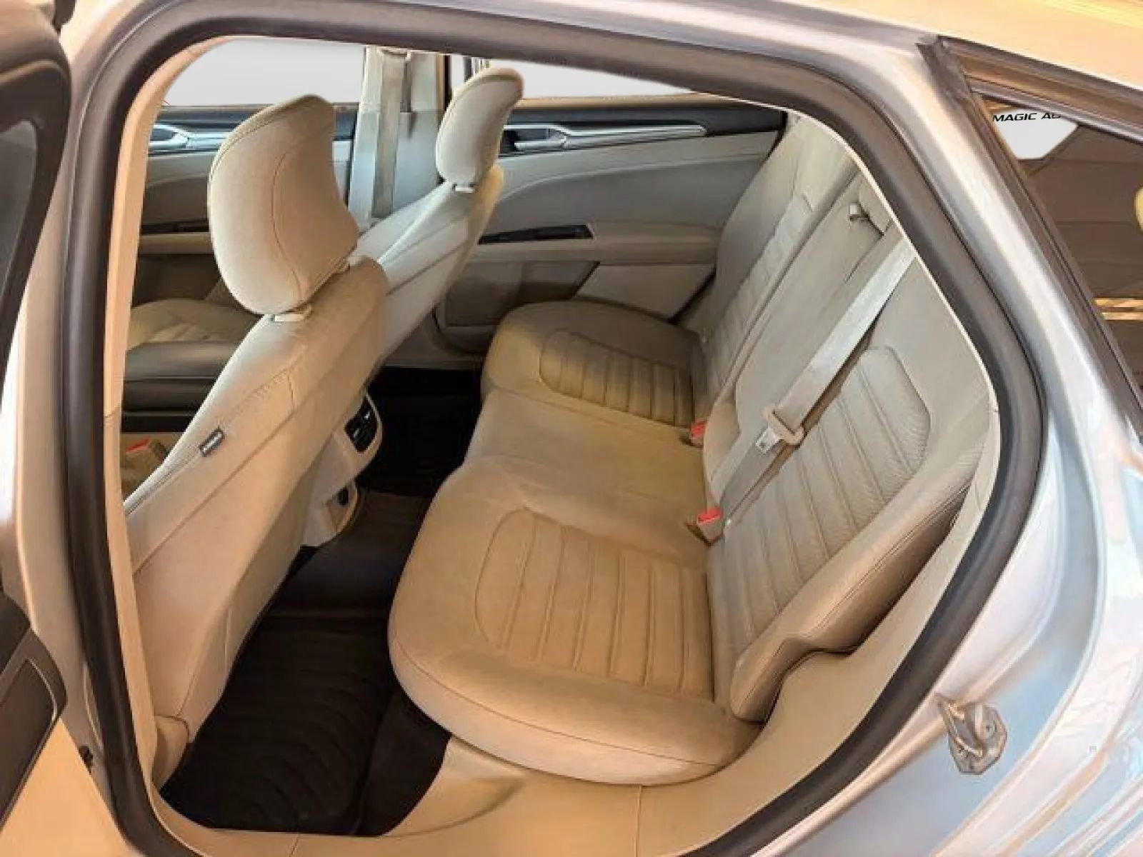 Used 2019 Ford Fusion SE image 12