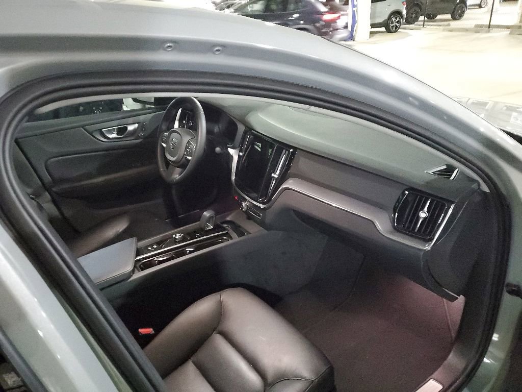 Used 2024 Volvo S60 B5 Core AWD/4WD image 7