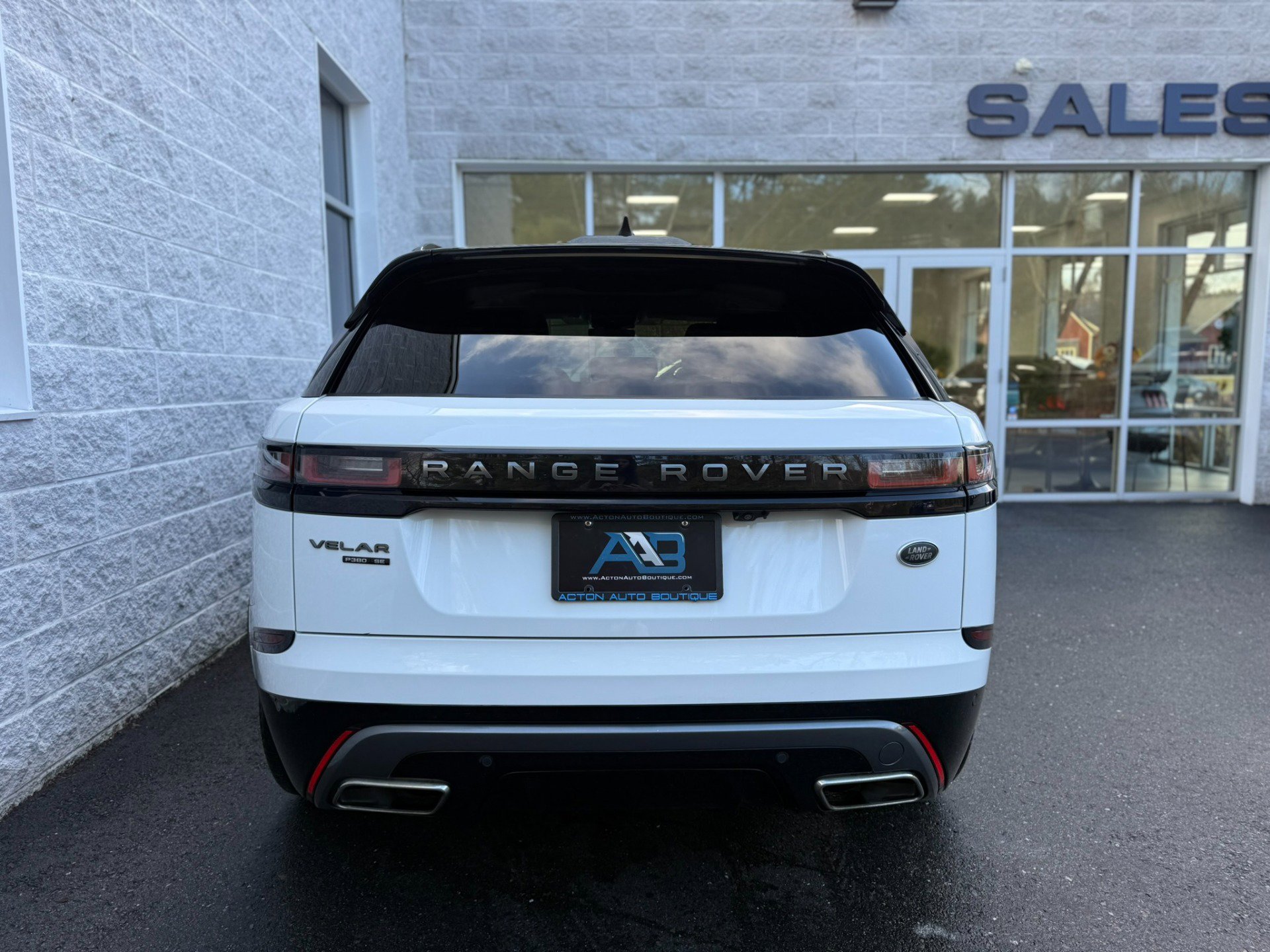 Used 2018 Land Rover Range Rover Velar R-Dynamic SE image 27