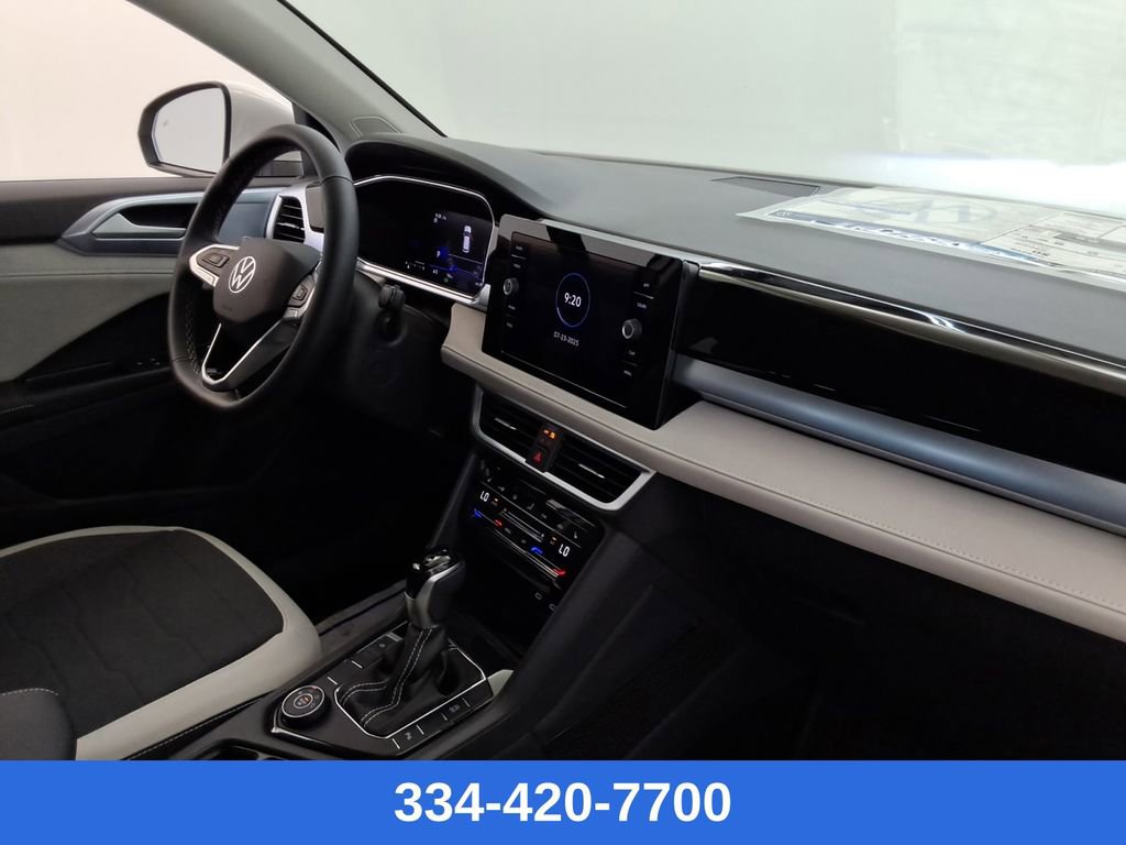 New 2025 Volkswagen Taos SE image 23