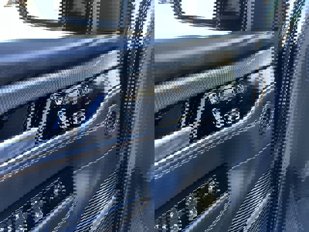 Used 2023 Jeep Grand Wagoneer L Series III w/ Rear Seat Video Group 1 image 23