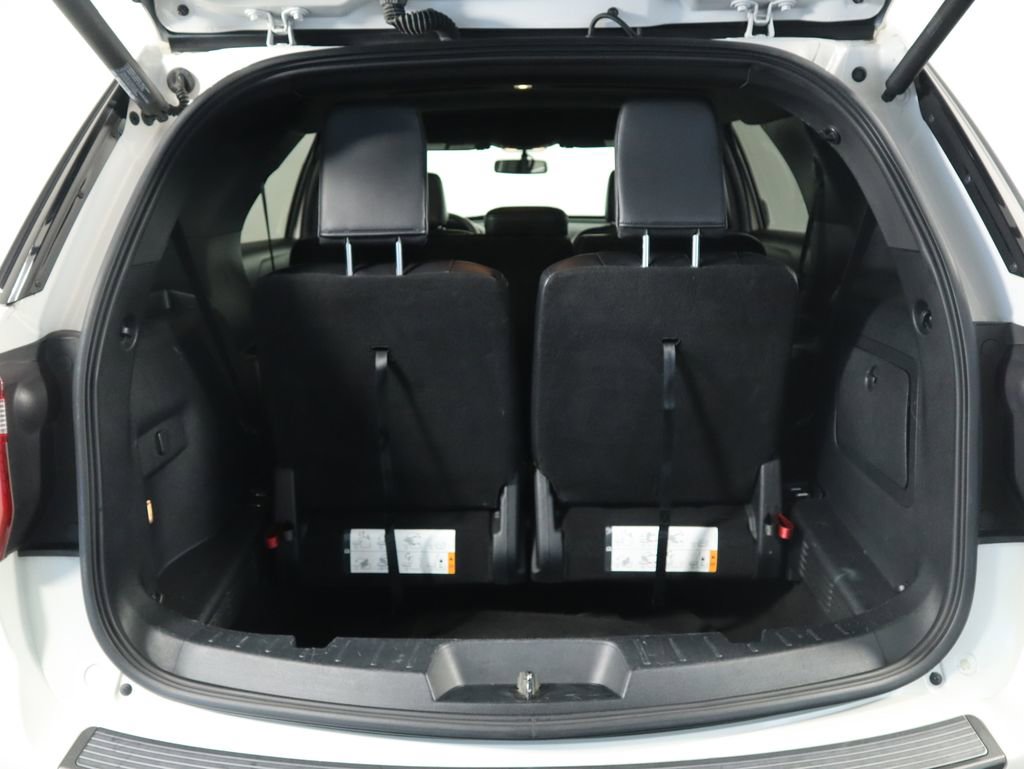 Used 2019 Ford Explorer XLT w/ Equipment Group 202A image 28