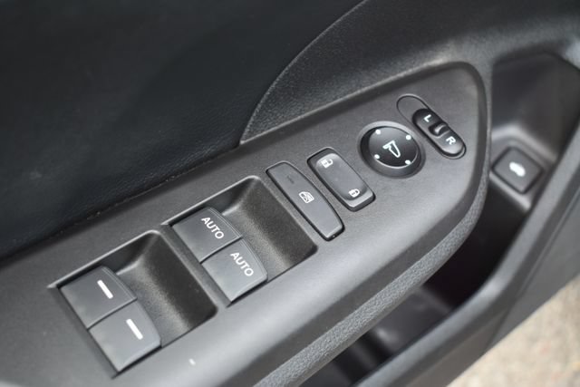 Used 2018 Honda Civic Touring image 19
