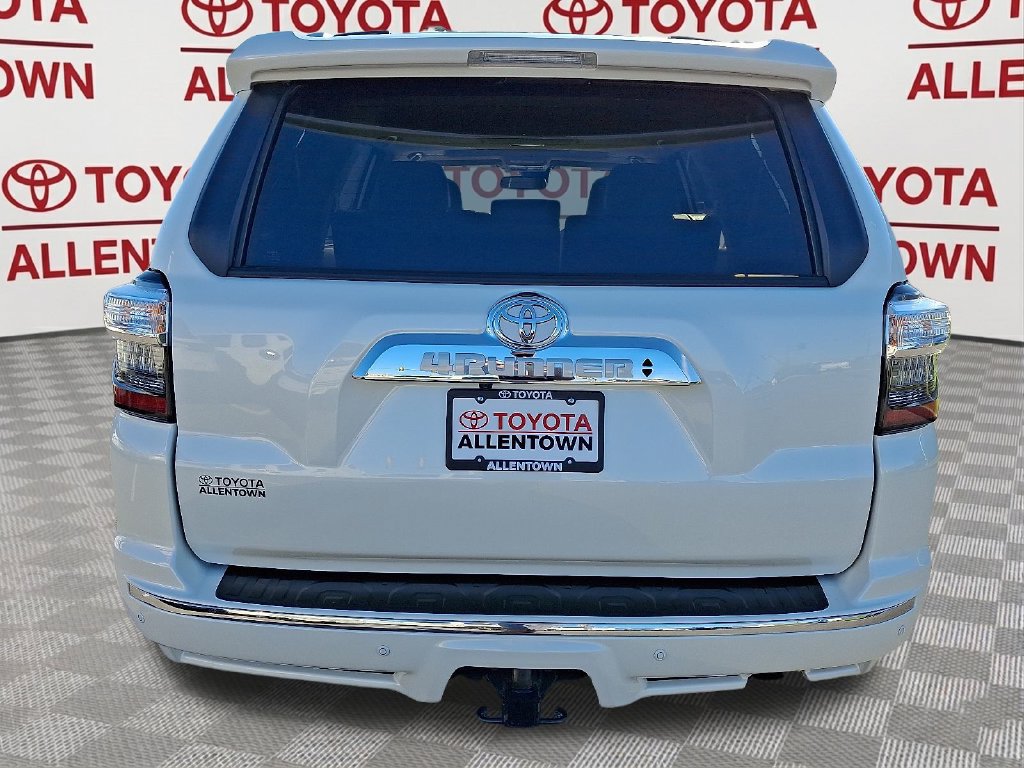 Used 2022 Toyota 4Runner Limited AWD/4WD image 7