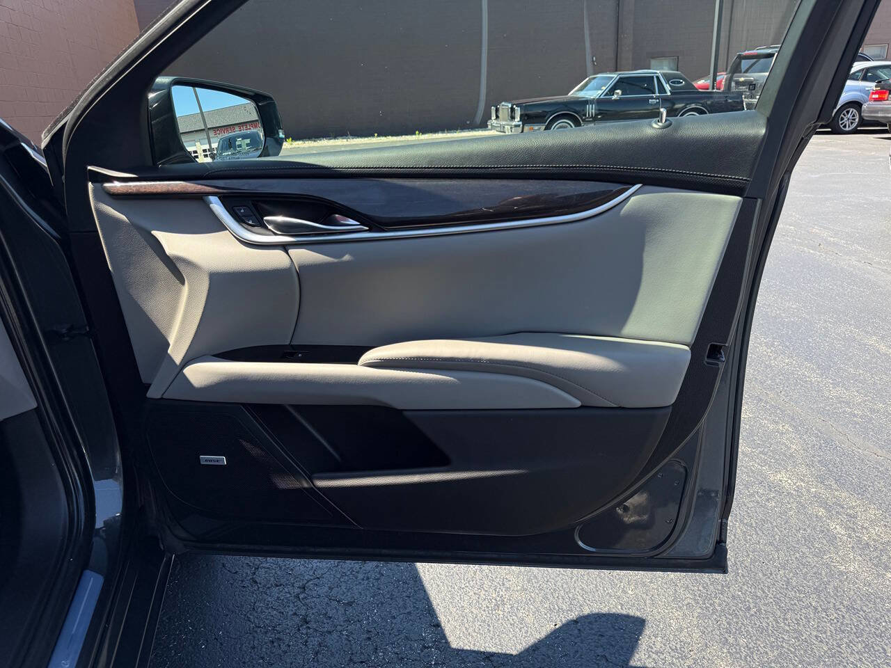 Used 2017 Cadillac XTS Luxury w/ Driver Awareness Package image 24