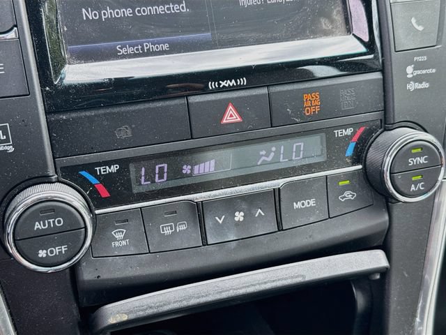 Used 2017 Toyota Camry XLE FWD image 17