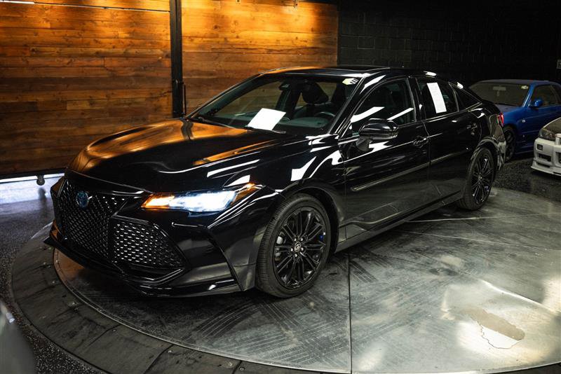 Used 2022 Toyota Avalon XSE w/ Carpet Mat Package (TMS) image 2