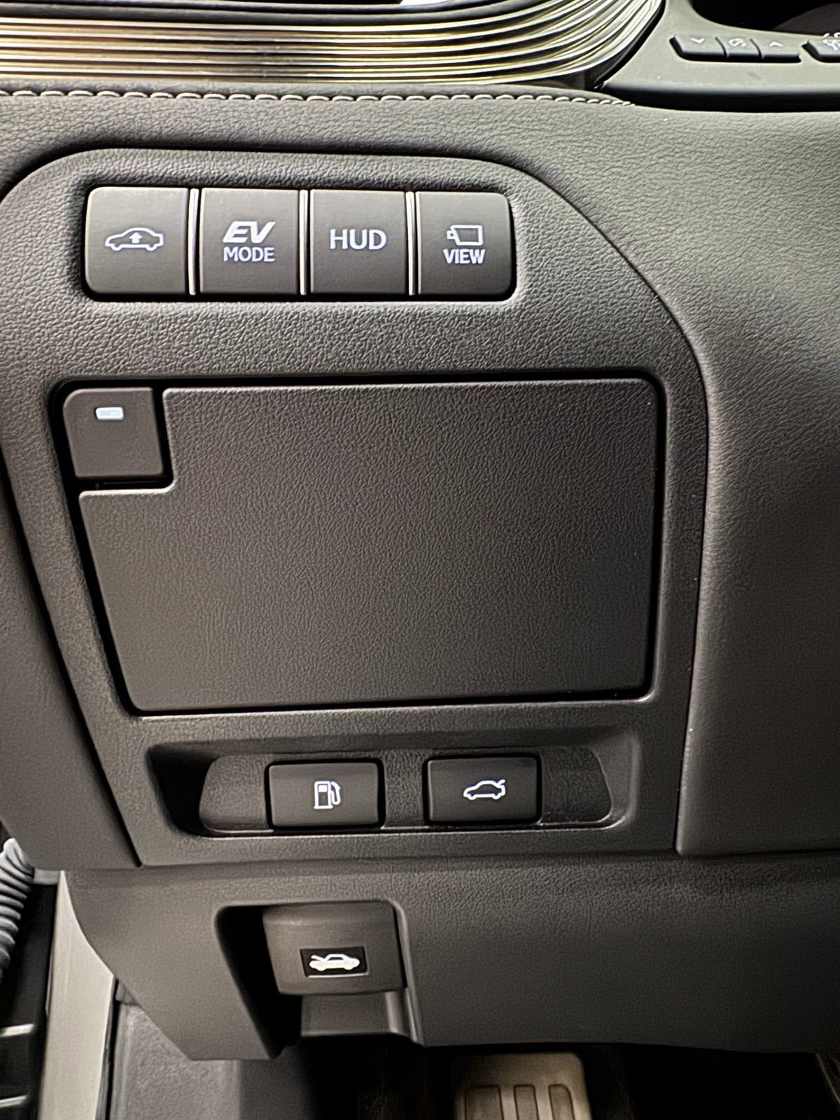 Used 2022 Lexus LS 500h AWD w/ Luxury Package image 31