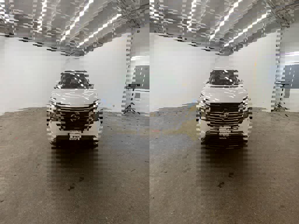 Used 2024 Nissan Rogue SV image 9