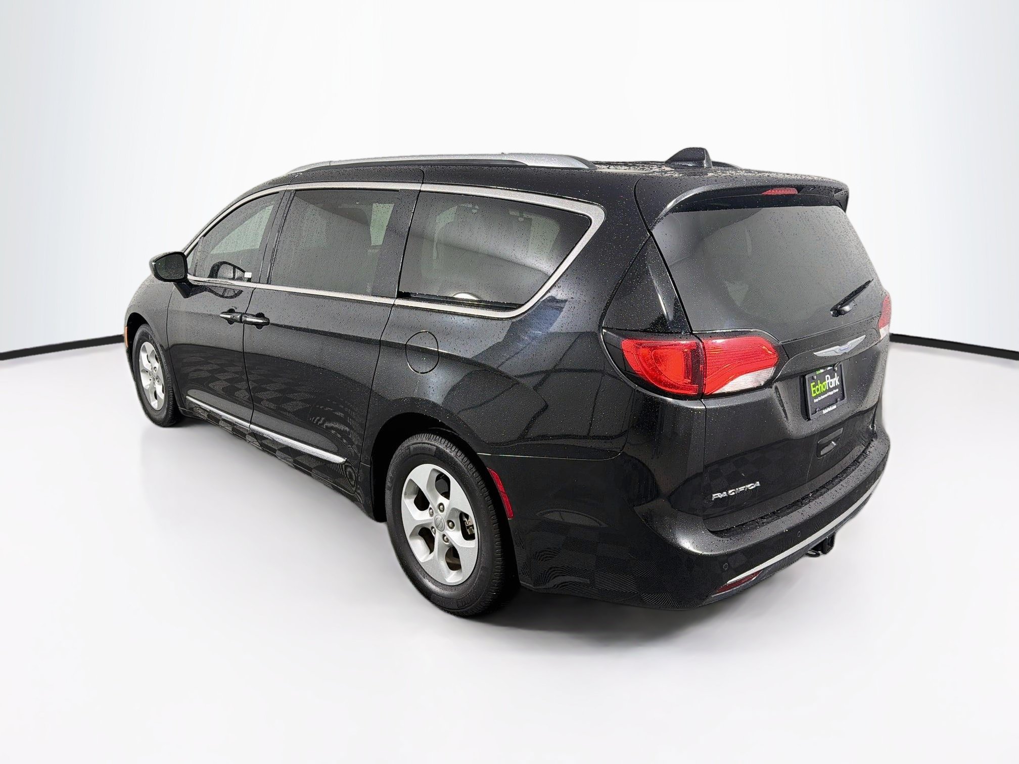 Used 2017 Chrysler Pacifica Touring-L Plus FWD image 5