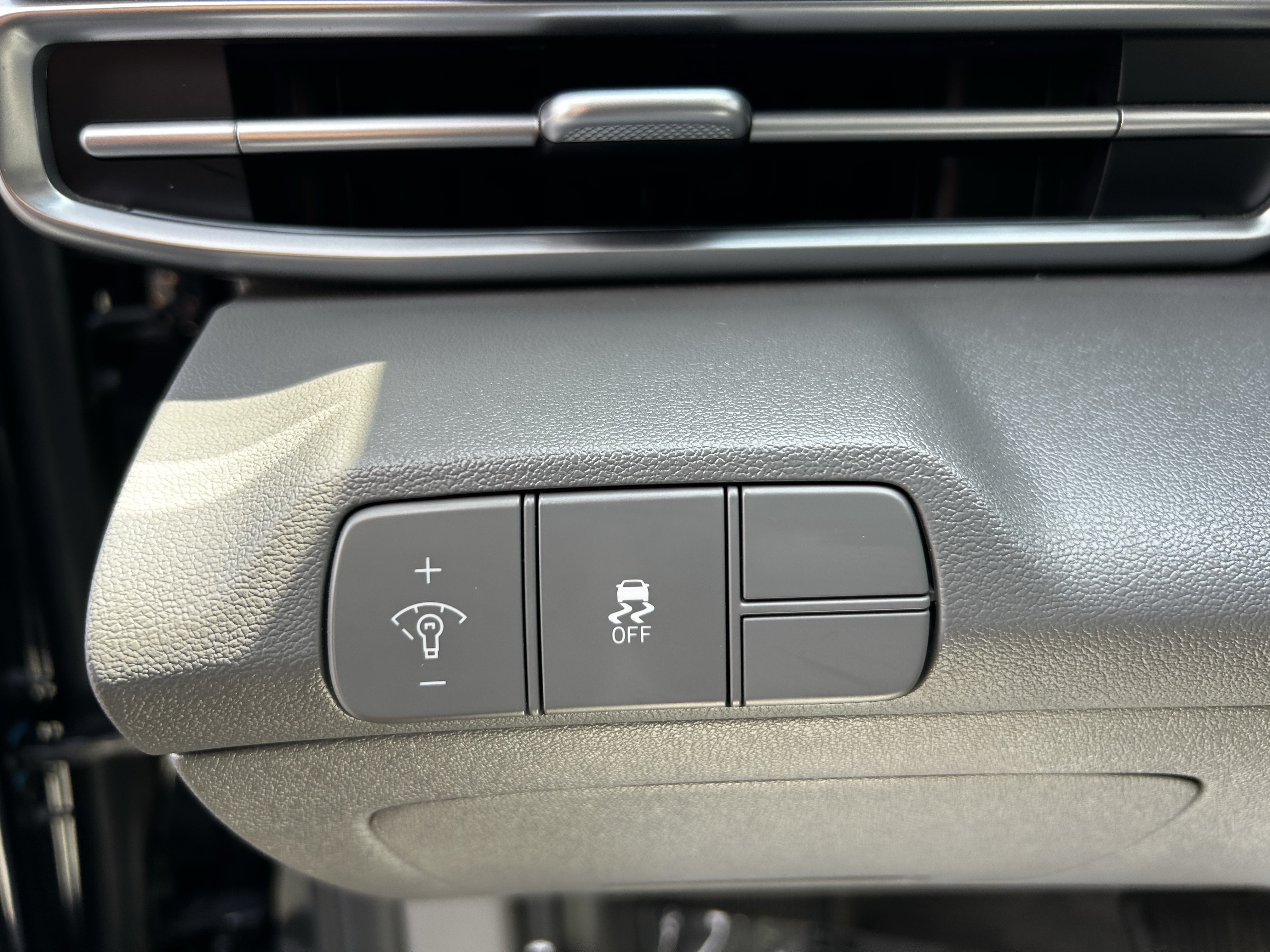 Used 2025 Hyundai Elantra SEL FWD image 22