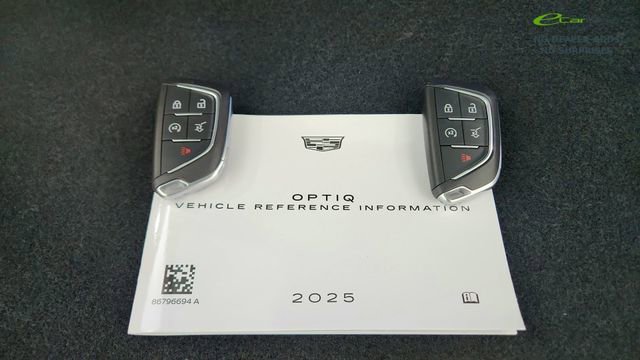 Used 2025 Cadillac Optiq Sport 2 image 65