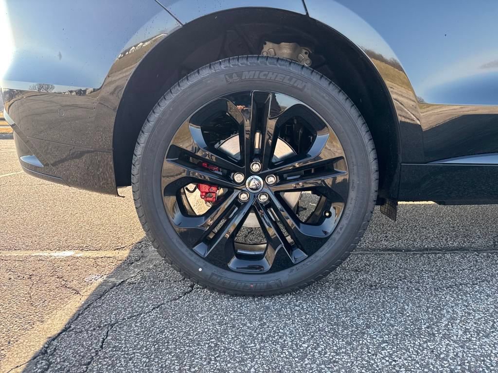 Certified 2026 Jaguar F-PACE R-Dynamic S AWD/4WD image 26