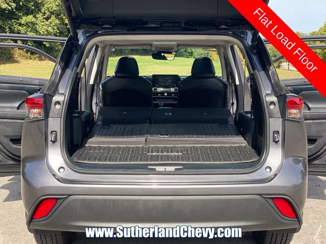 Used 2022 Toyota Highlander XLE AWD/4WD image 48