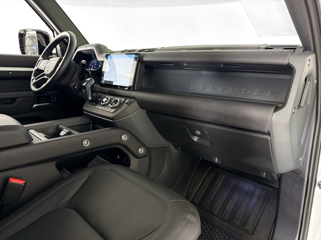 Used 2025 Land Rover Defender 110 S image 13