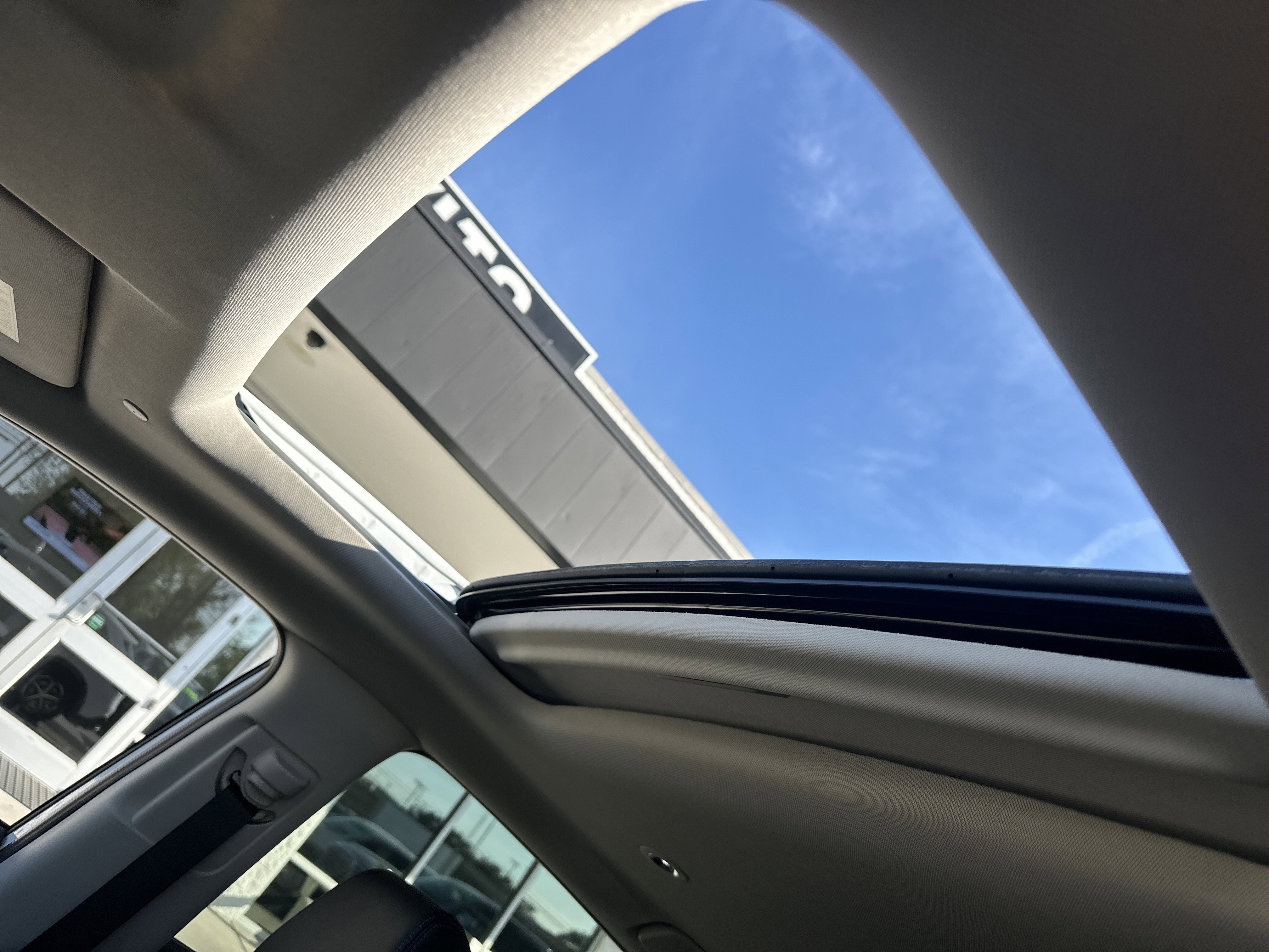 Used 2025 Honda HR-V EX-L image 11