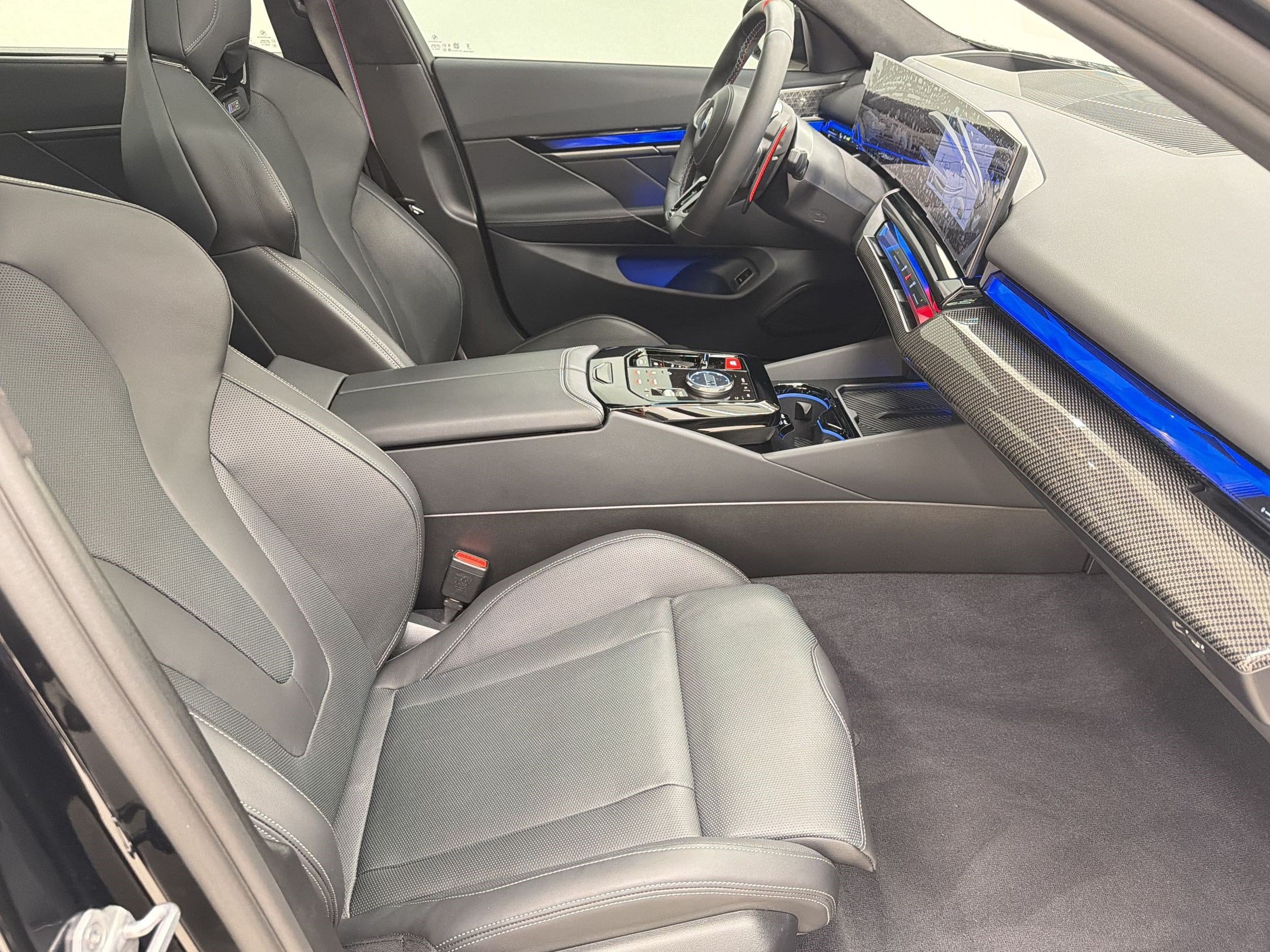 Used 2025 BMW M5 Touring AWD/4WD image 28