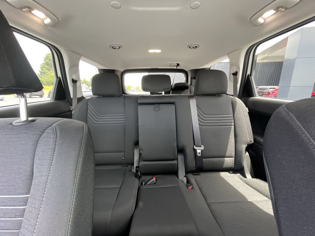 Used 2026 Hyundai Palisade SE FWD image 12