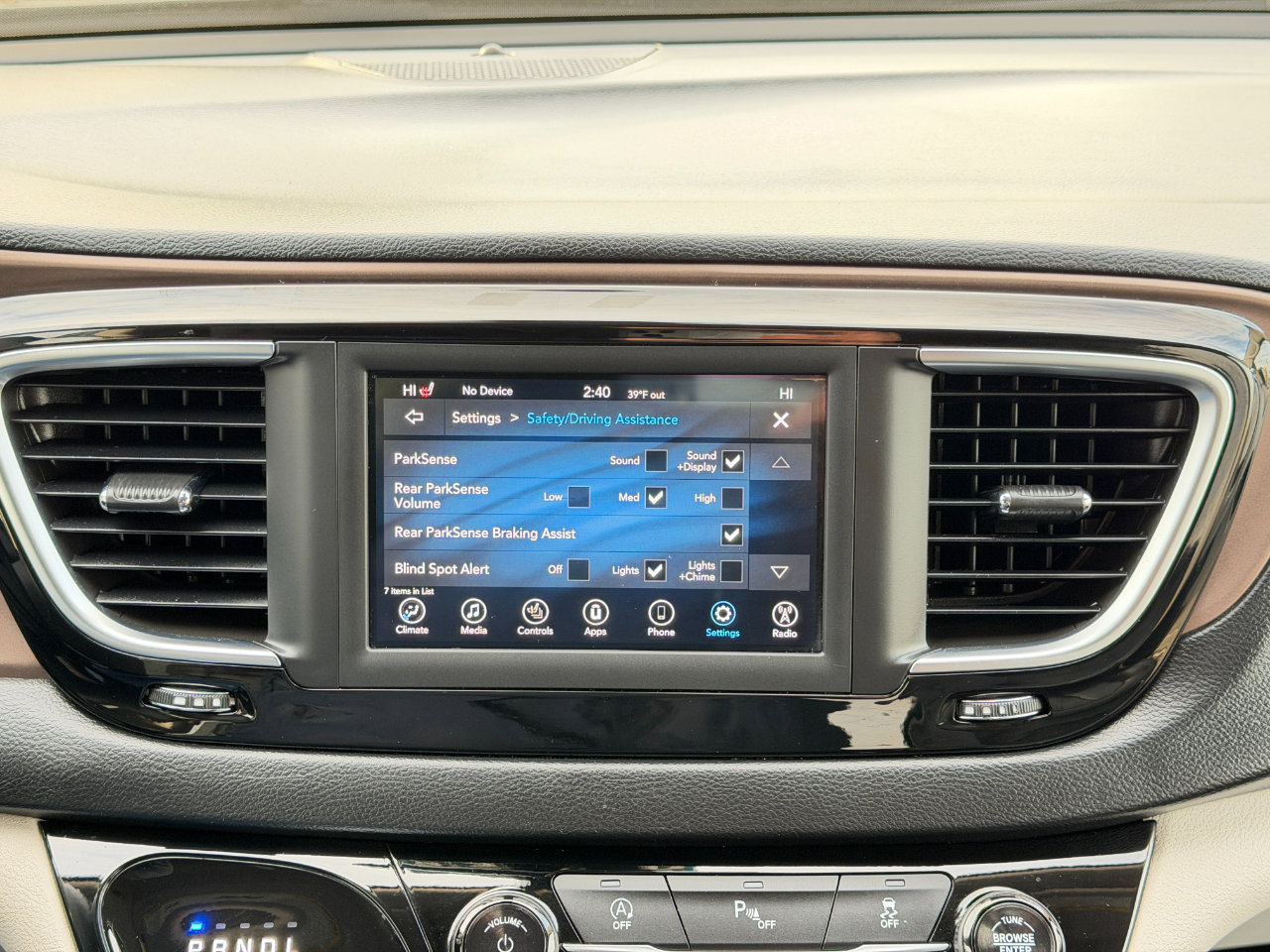 Used 2018 Chrysler Pacifica Touring-L image 56