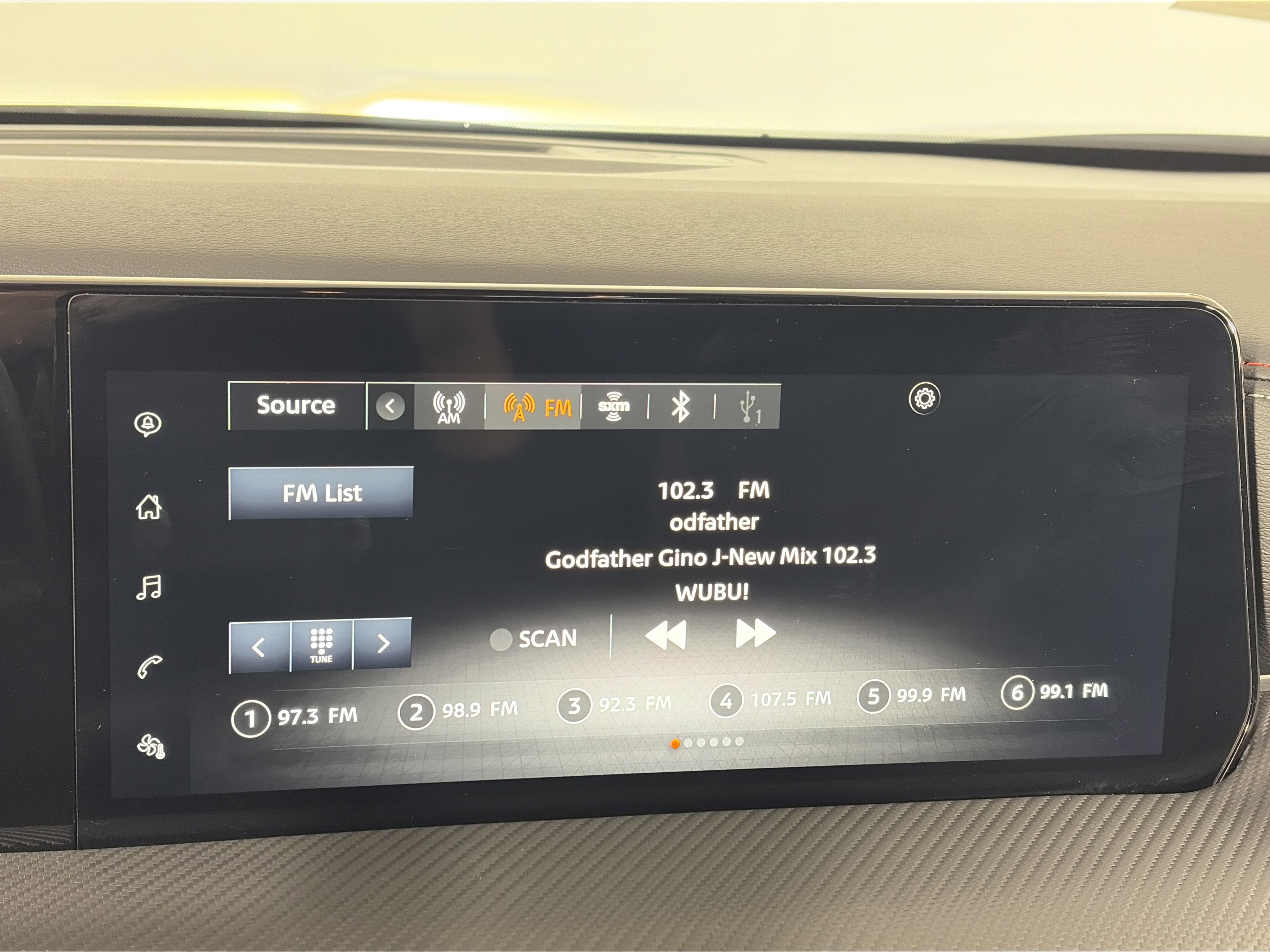 Used 2025 Nissan Kicks SR image 18