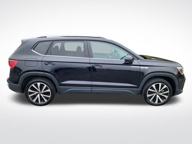 Used 2024 Volkswagen Taos SE image 6